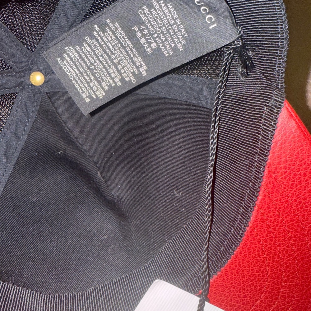 Gucci Red Leather Cap with Black Mesh - Picture 5 of 7